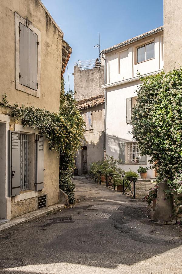 Arles Maison Petite Roquette Et Garage Exterior foto